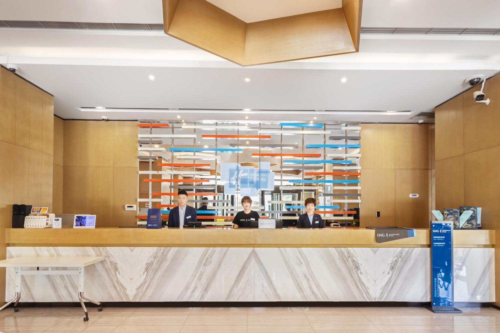 Holiday Inn Express Zhangye By Ihg Exterior photo