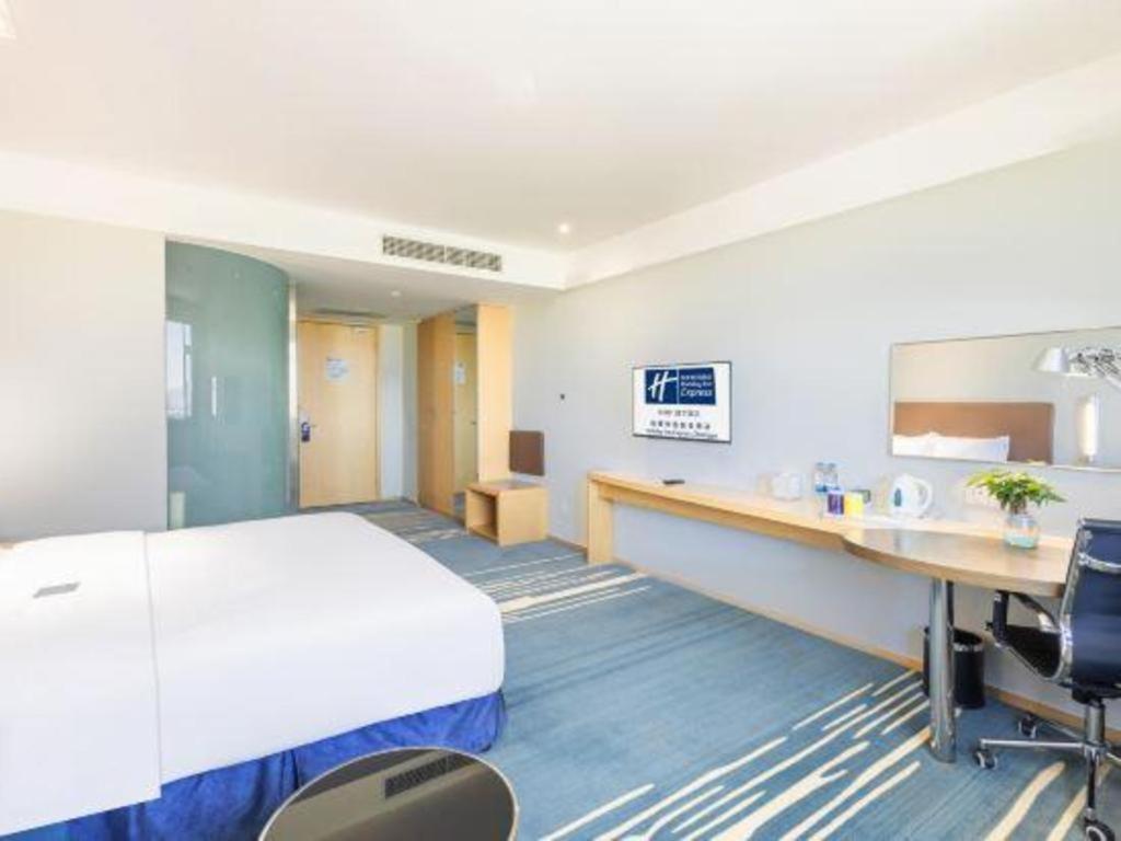 Holiday Inn Express Zhangye By Ihg Exterior photo