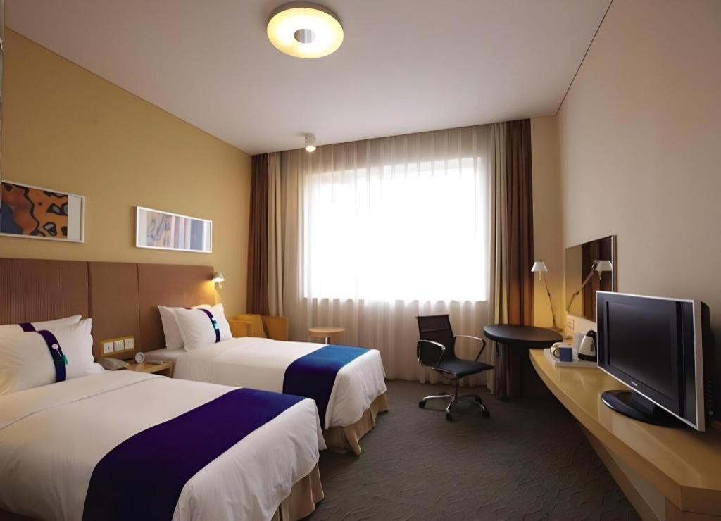 Holiday Inn Express Zhangye By Ihg Exterior photo